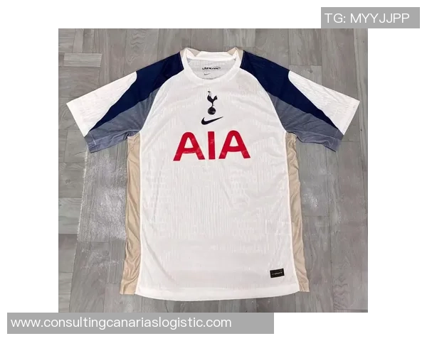 球员版球衣与足球明星的完美结合展现个性与激情